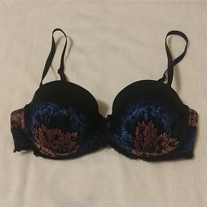 Black push up bra 32D
